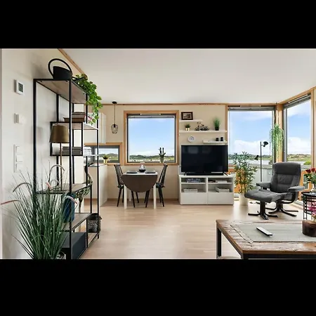 Apartament Cozy With Sea View, 5 Min From Ons